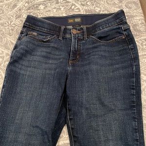 Lee flex motion dark blue jeans. Size 6. So comfortable. Slight flare leg